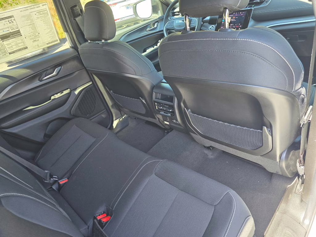 2026 Bright White Clearcoat Jeep Grand Cherokee Laredo X 4X4 SUV