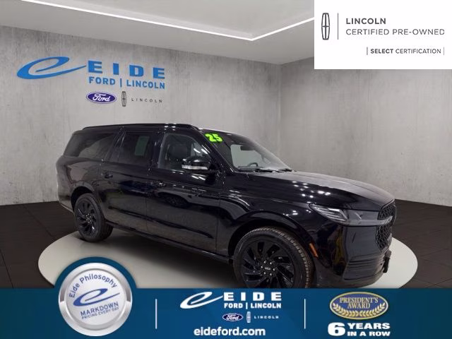 2025 Infinite Black Metallic Clearcoat Lincoln Navigator L Reserve 4X4 SUV