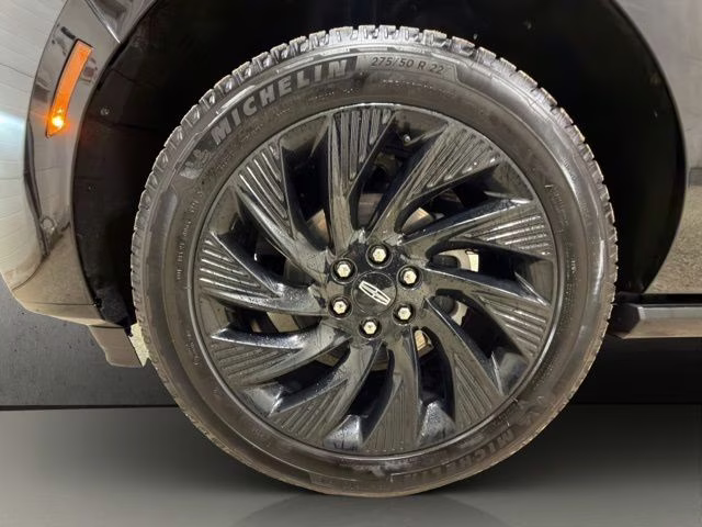 2025 Infinite Black Metallic Clearcoat Lincoln Navigator L Reserve 4X4 SUV