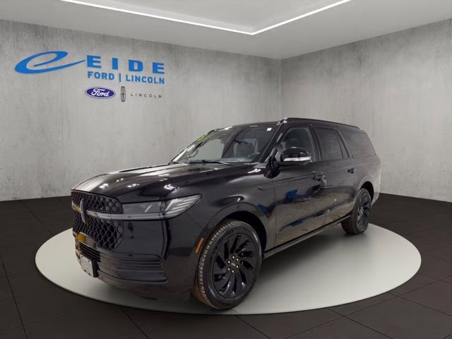 2025 Infinite Black Metallic Clearcoat Lincoln Navigator L Reserve 4X4 SUV