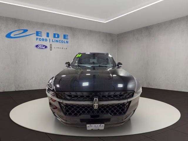 2025 Infinite Black Metallic Clearcoat Lincoln Navigator L Reserve 4X4 SUV