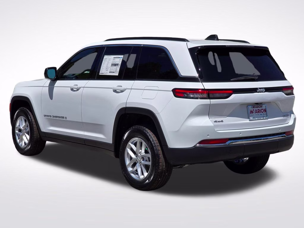 2026 Bright White Clearcoat Jeep Grand Cherokee Laredo X 4X4 SUV