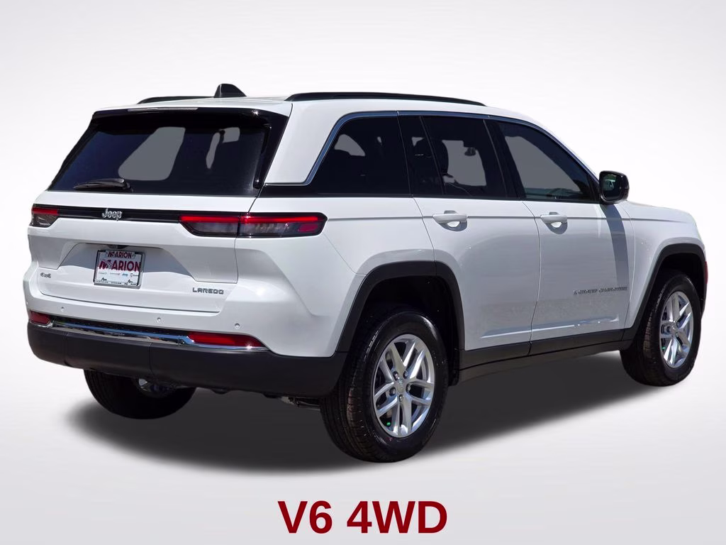 2026 Bright White Clearcoat Jeep Grand Cherokee Laredo X 4X4 SUV