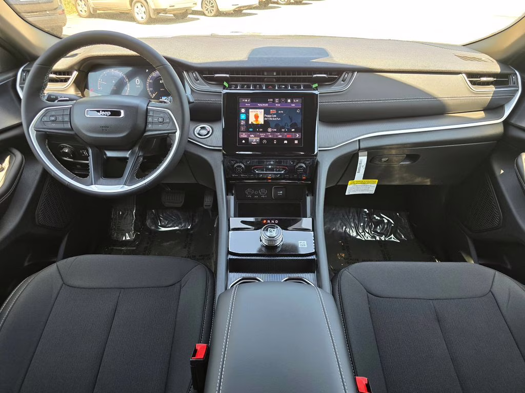 2026 Bright White Clearcoat Jeep Grand Cherokee Laredo X 4X4 SUV