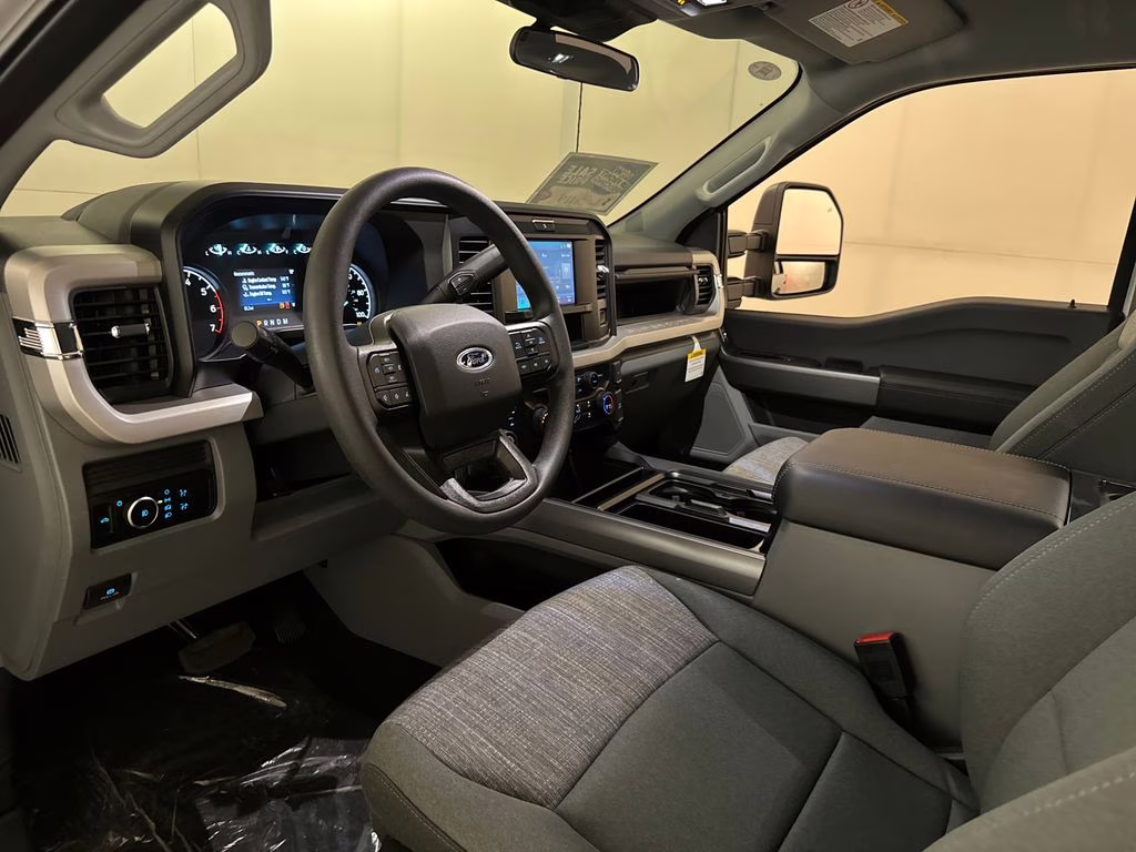 2026 Avalanche Ford Super Duty F-250 SRW XLT 4X4 Truck