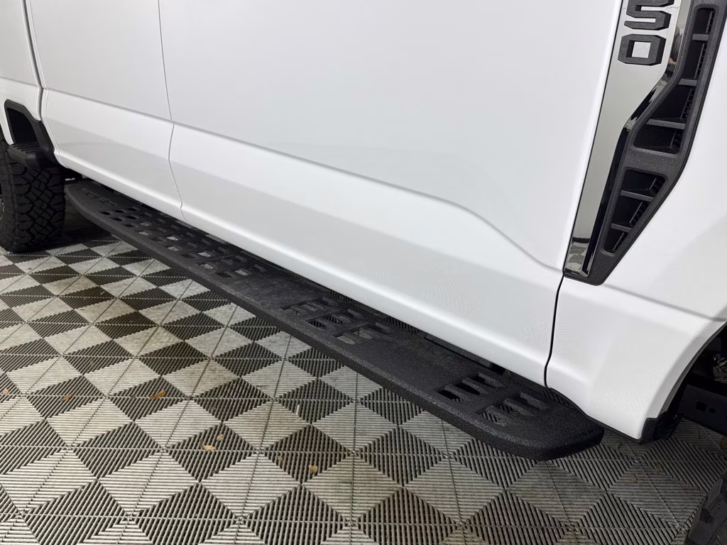 2026 Oxford White Ford Super Duty F-250 SRW XLT TREMOR 4X4 Truck