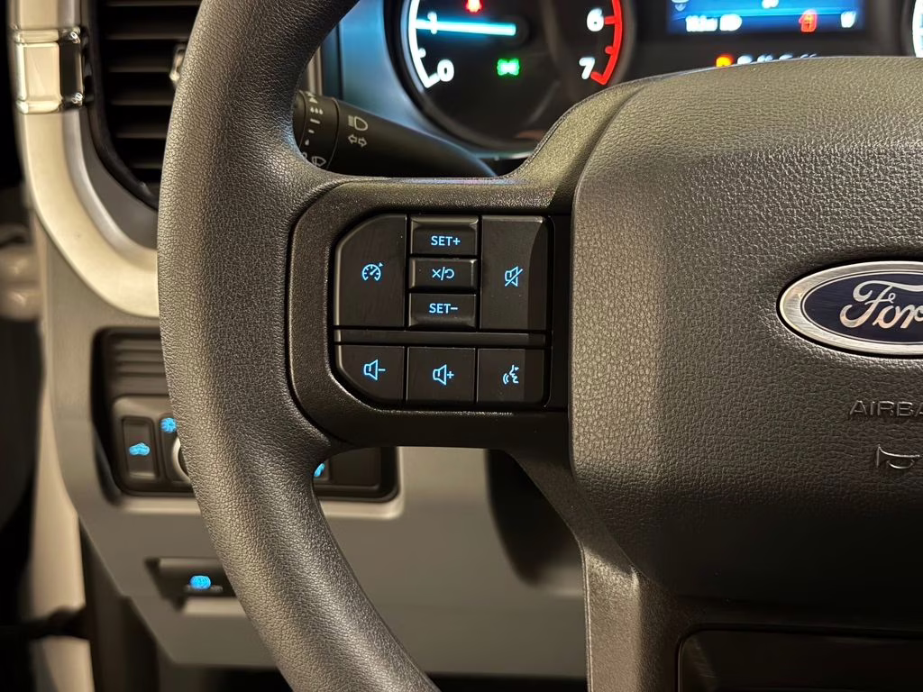 2026 Oxford White Ford Super Duty F-250 SRW XLT TREMOR 4X4 Truck