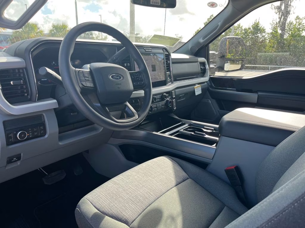 2026 Avalanche Ford Super Duty F-250 SRW XLT 4X4 Truck