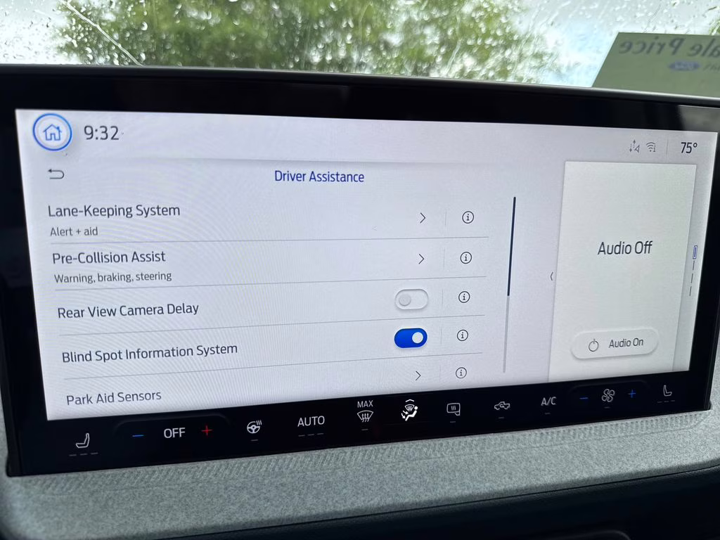 2026 Space White Metallic Ford Maverick XLT AWD Truck