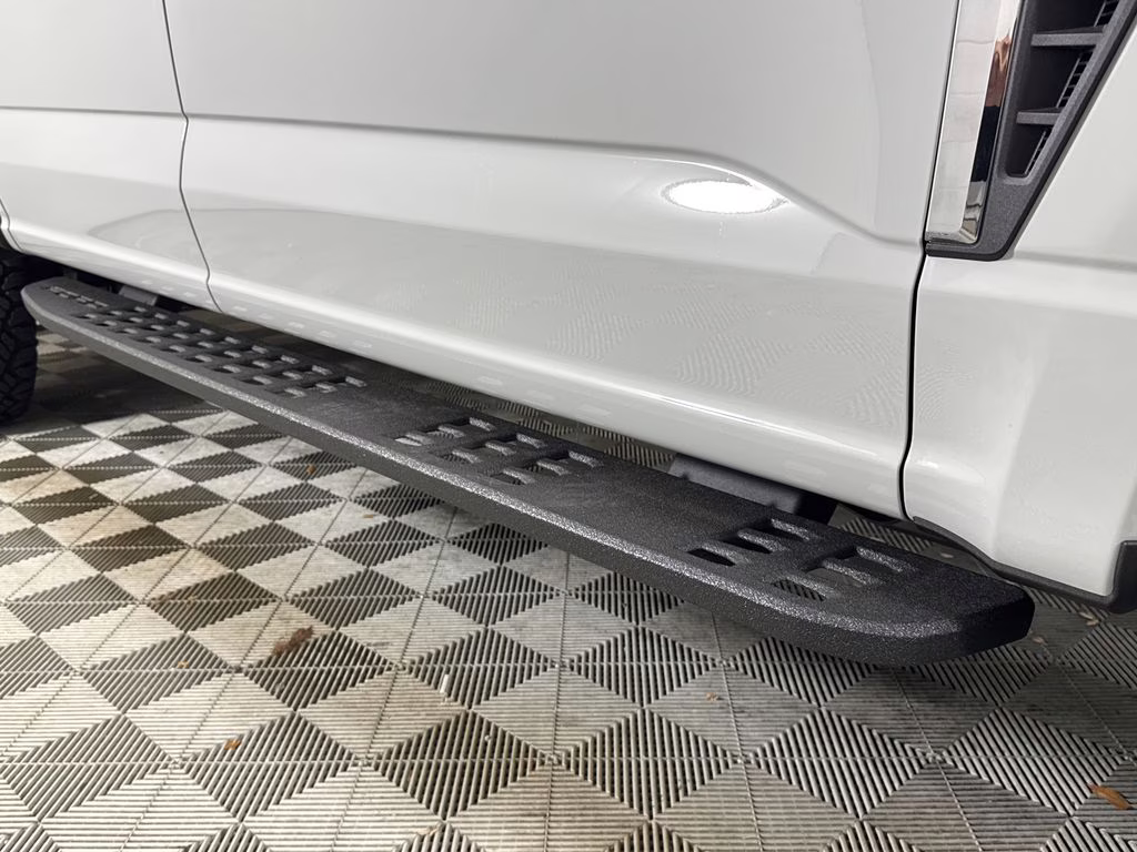 2026 Avalanche Ford Super Duty F-250 SRW XLT 4X4 Truck