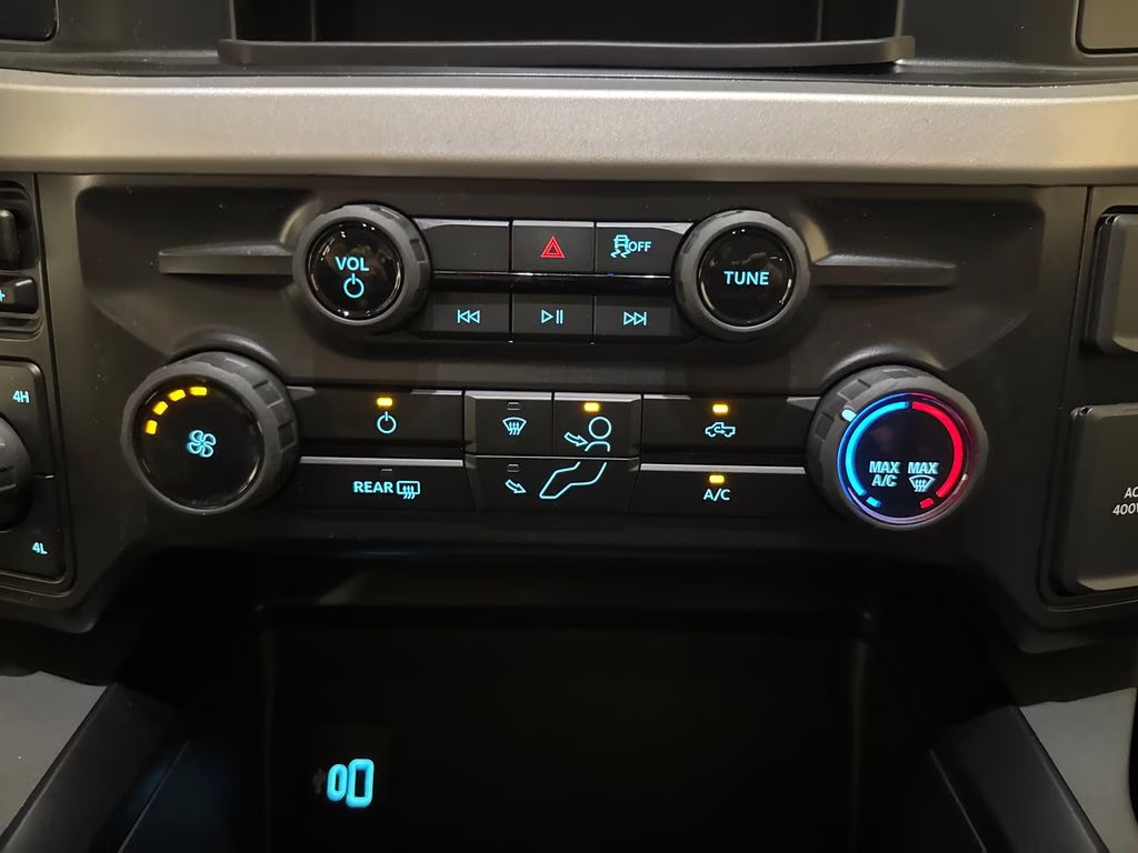 2026 Avalanche Ford Super Duty F-250 SRW XLT 4X4 Truck