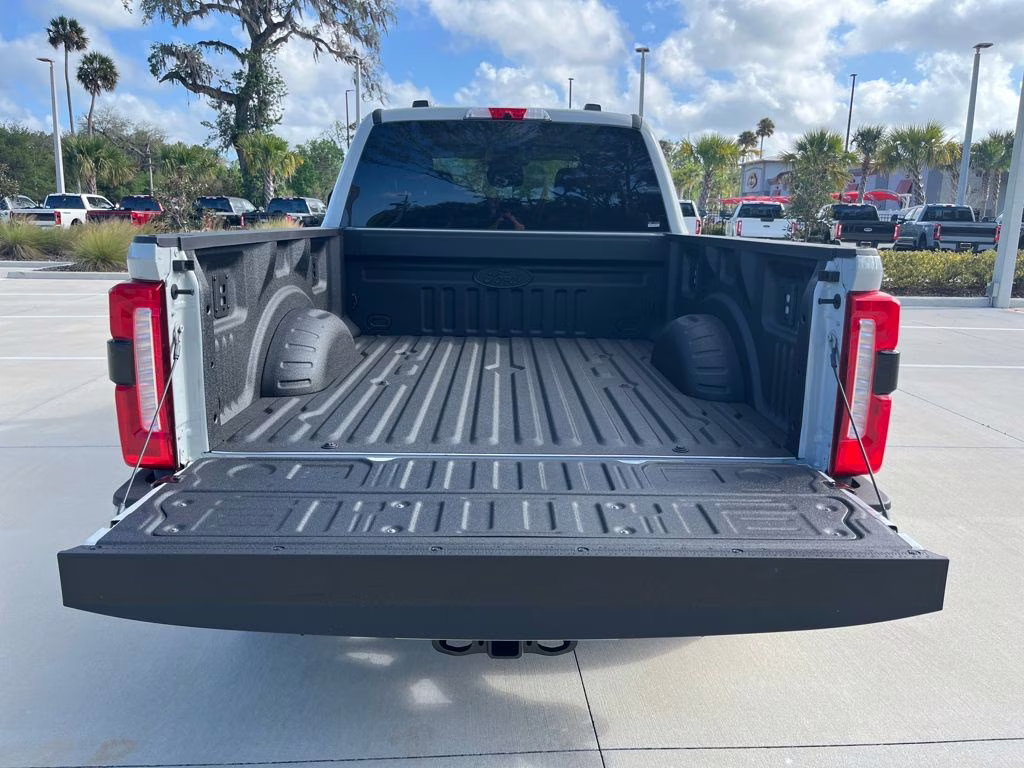 2026 Avalanche Ford Super Duty F-250 SRW XLT 4X4 Truck