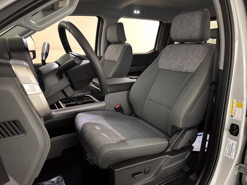 2026 Avalanche Ford Super Duty F-250 SRW XLT 4X4 Truck