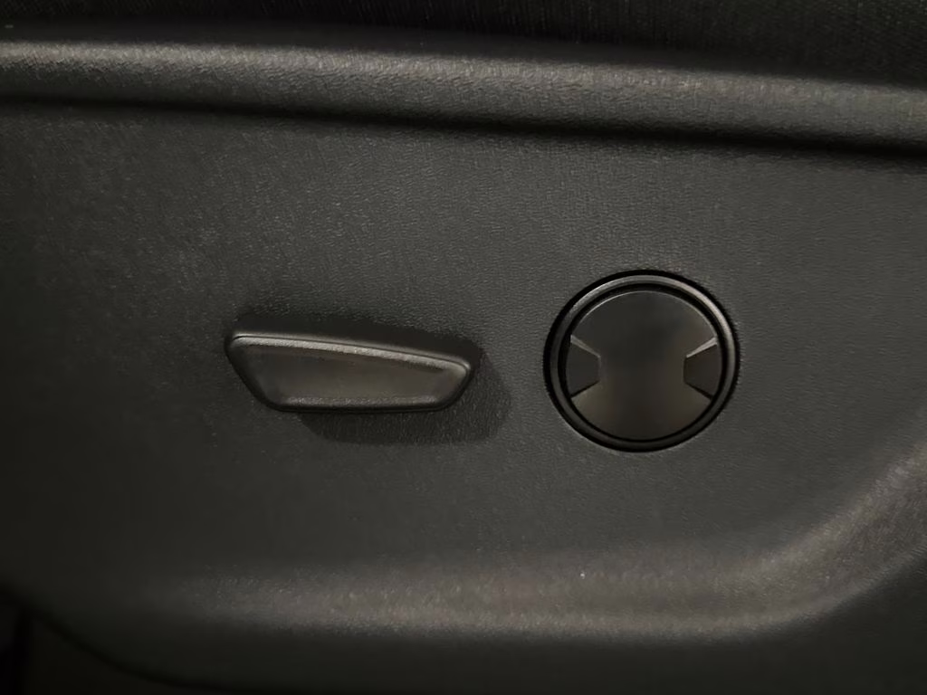 2026 Avalanche Ford Super Duty F-250 SRW XLT 4X4 Truck