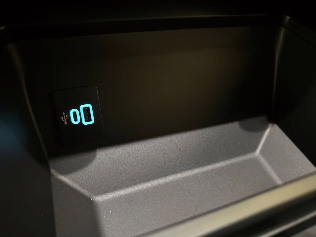 2026 Avalanche Ford Super Duty F-250 SRW XLT 4X4 Truck