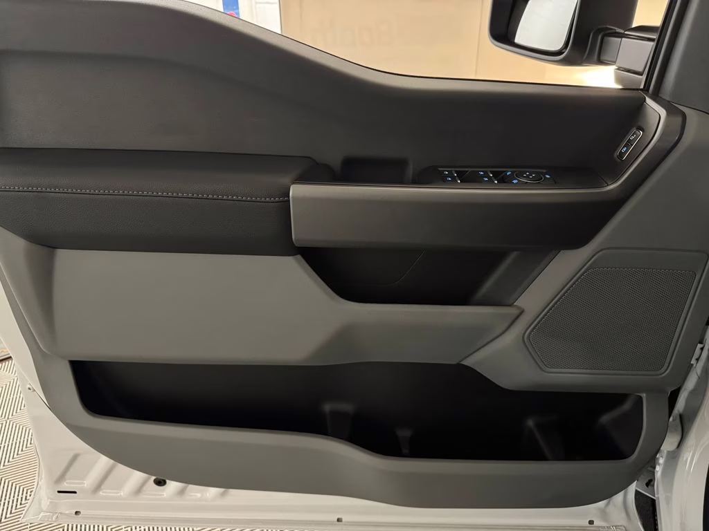 2026 Oxford White Ford Super Duty F-250 SRW XLT TREMOR 4X4 Truck