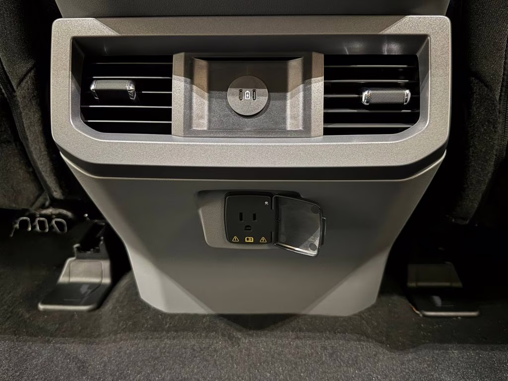 2026 Oxford White Ford Super Duty F-250 SRW XLT TREMOR 4X4 Truck