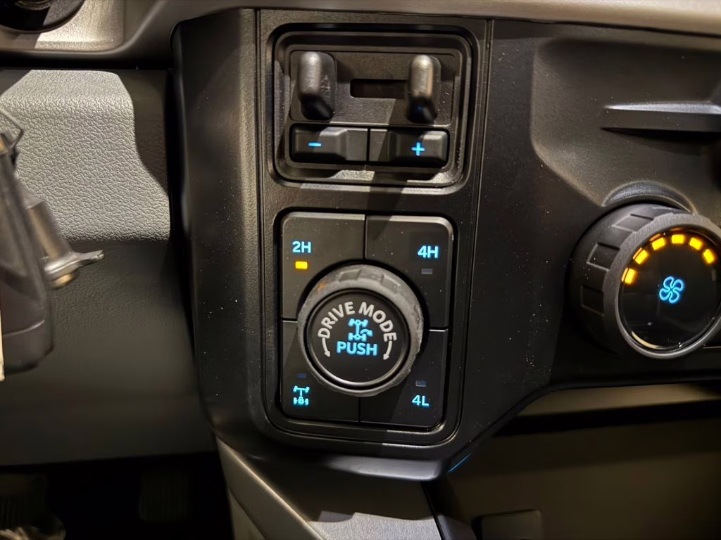 2026 Oxford White Ford Super Duty F-250 SRW XLT TREMOR 4X4 Truck