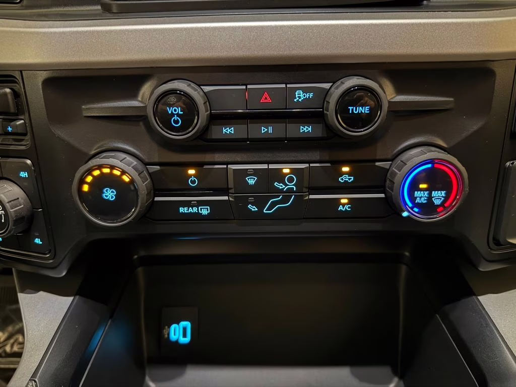 2026 Oxford White Ford Super Duty F-250 SRW XLT TREMOR 4X4 Truck