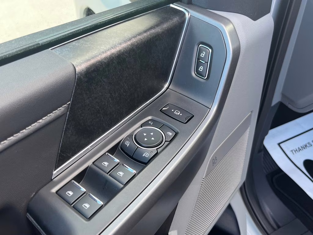 2026 Avalanche Ford Super Duty F-250 SRW XLT 4X4 Truck