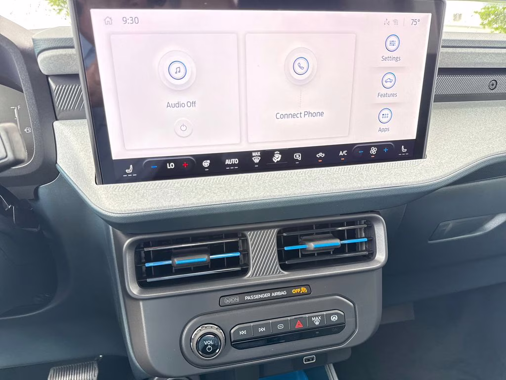 2026 Space White Metallic Ford Maverick XLT AWD Truck