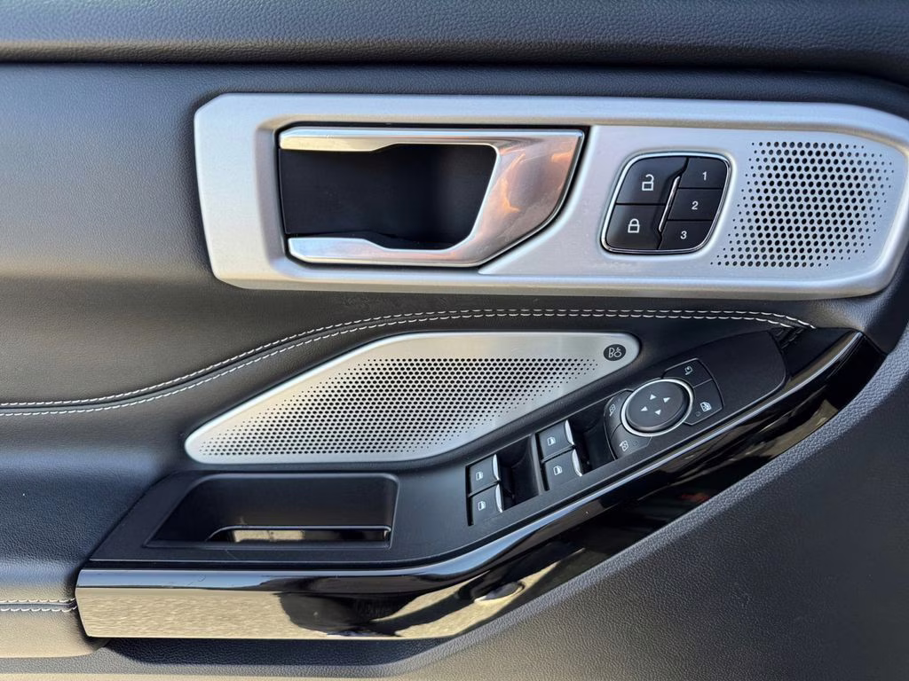 2022 Black Metallic Ford Explorer ST RWD SUV