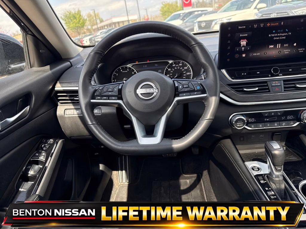 2025 Super Black Clearcoat Nissan Altima 2.5 SL AWD Sedan