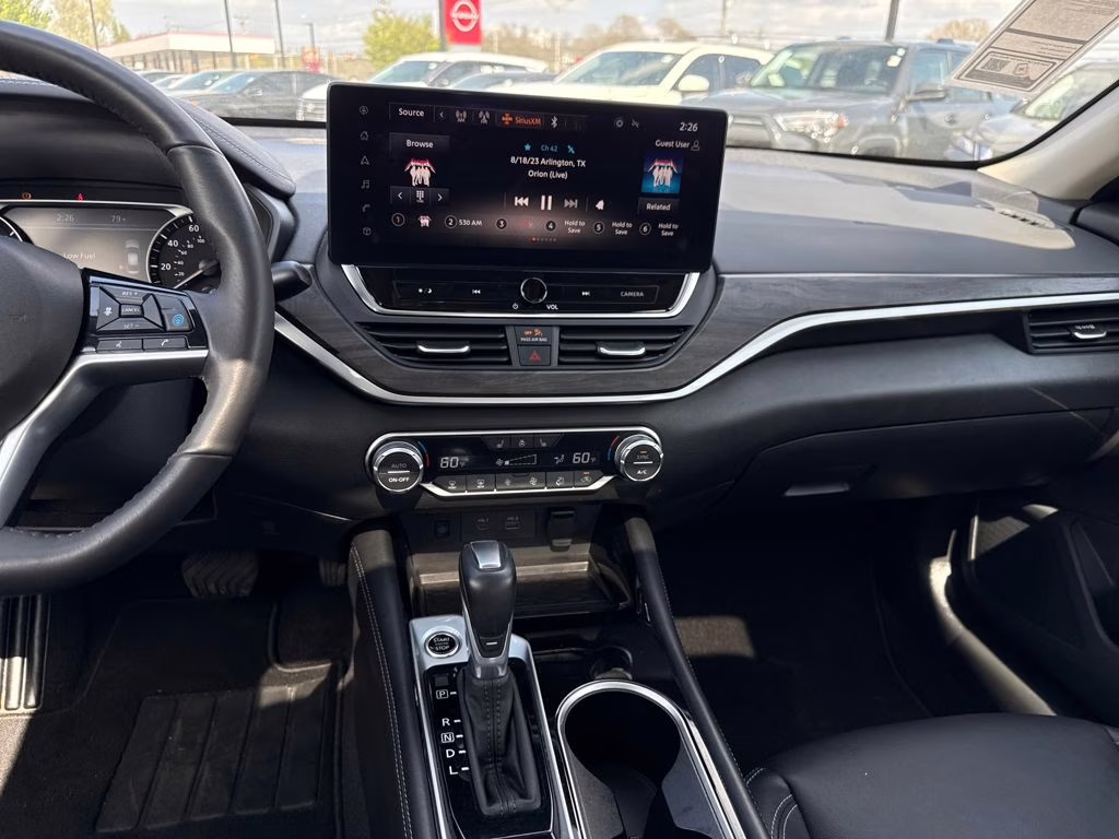 2025 Super Black Clearcoat Nissan Altima 2.5 SL AWD Sedan