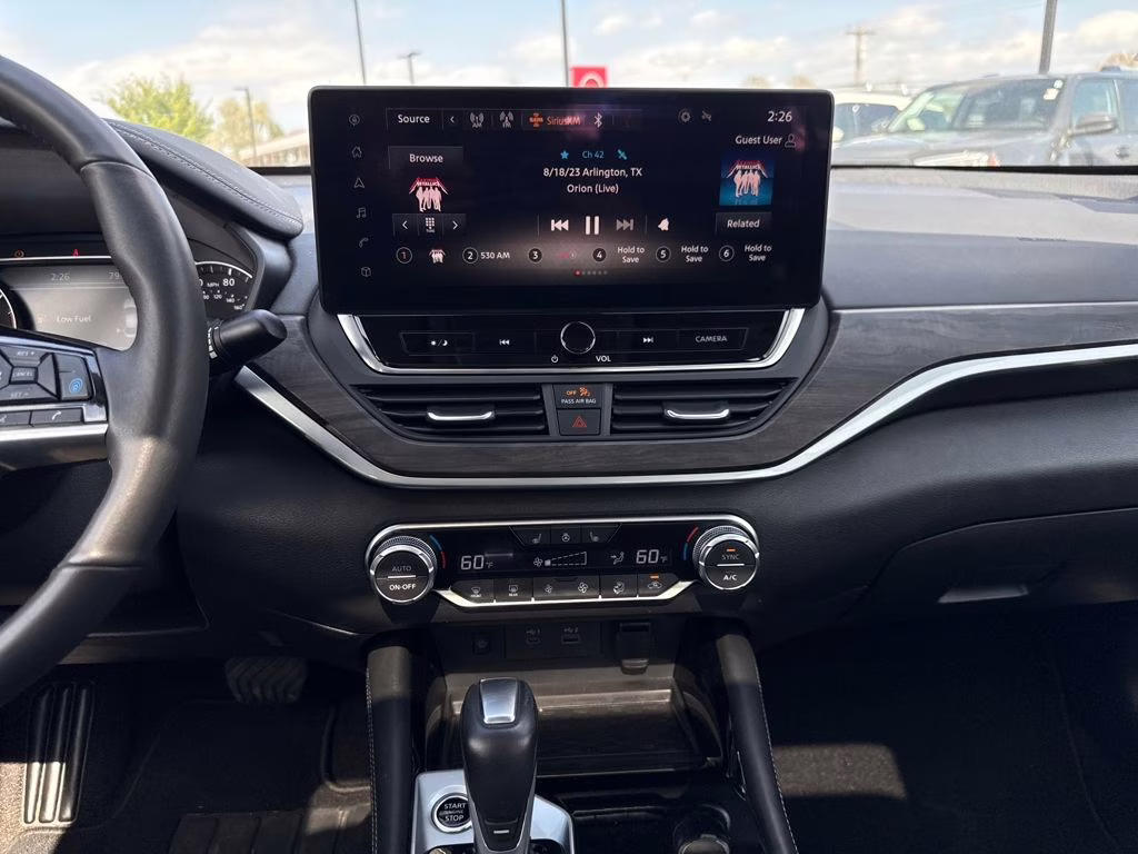 2025 Super Black Clearcoat Nissan Altima 2.5 SL AWD Sedan