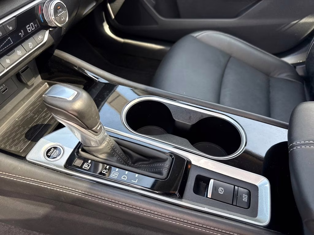 2025 Super Black Clearcoat Nissan Altima 2.5 SL AWD Sedan