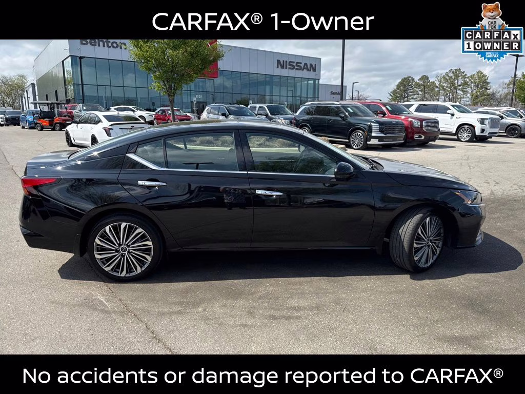 2025 Super Black Clearcoat Nissan Altima 2.5 SL AWD Sedan