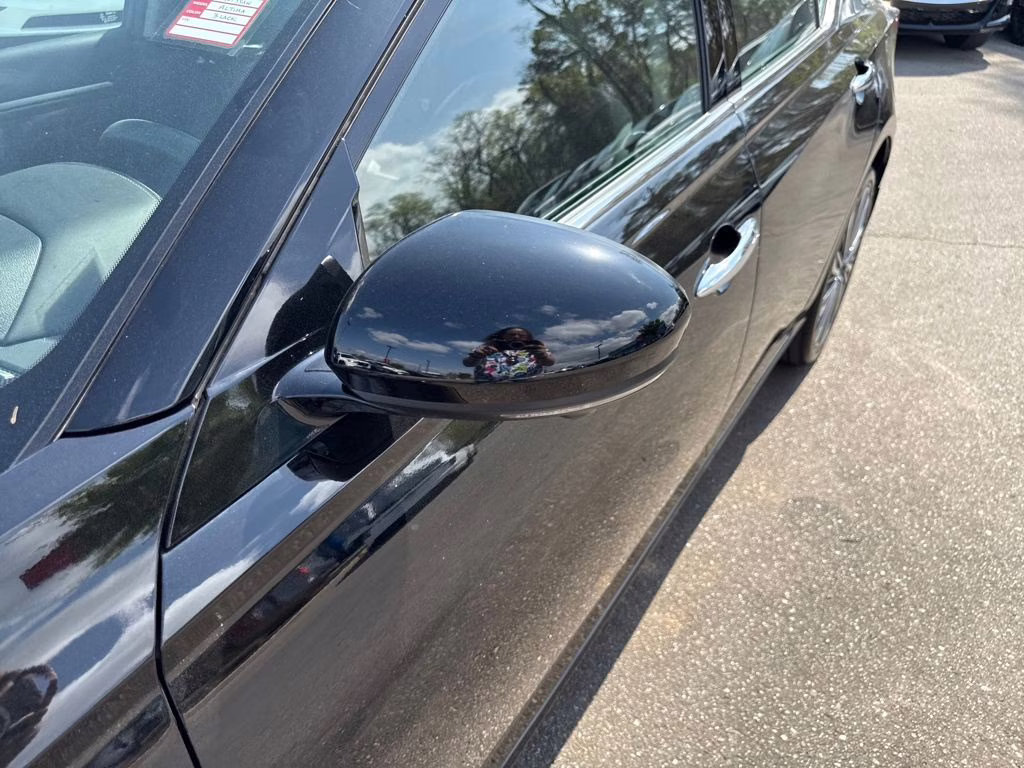 2025 Super Black Clearcoat Nissan Altima 2.5 SL AWD Sedan