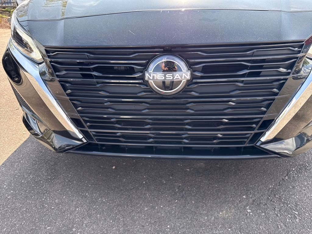 2025 Super Black Clearcoat Nissan Altima 2.5 SL AWD Sedan