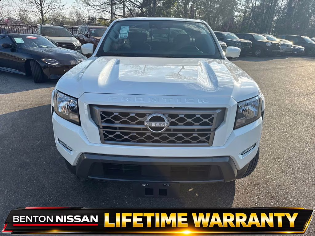 2024 Glacier White Nissan Frontier SV 4X4 Truck