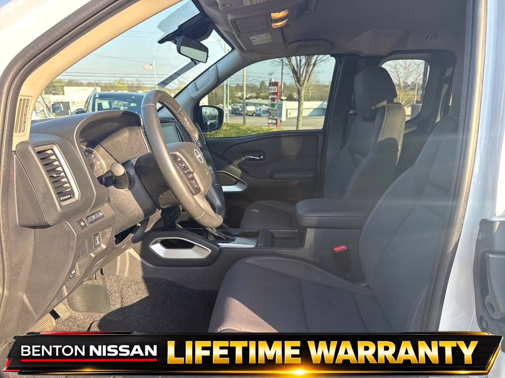 2024 Glacier White Nissan Frontier SV 4X4 Truck