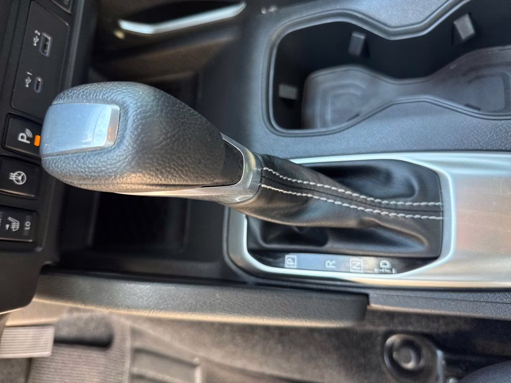 2024 Glacier White Nissan Frontier SV 4X4 Truck