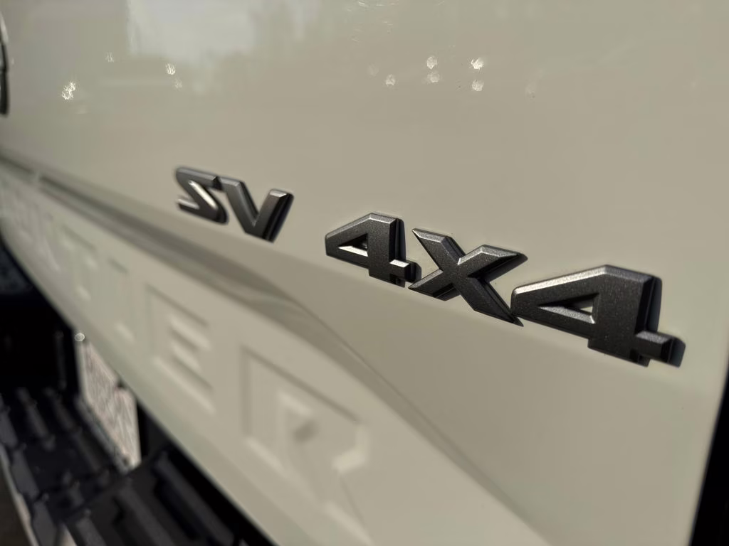 2024 Glacier White Nissan Frontier SV 4X4 Truck