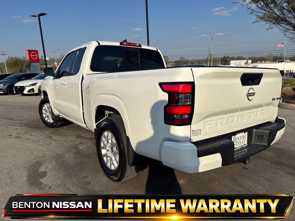 2024 Glacier White Nissan Frontier SV 4X4 Truck