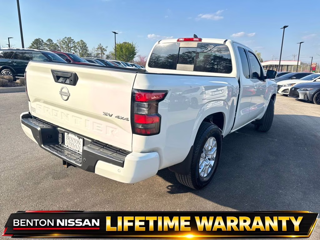 2024 Glacier White Nissan Frontier SV 4X4 Truck