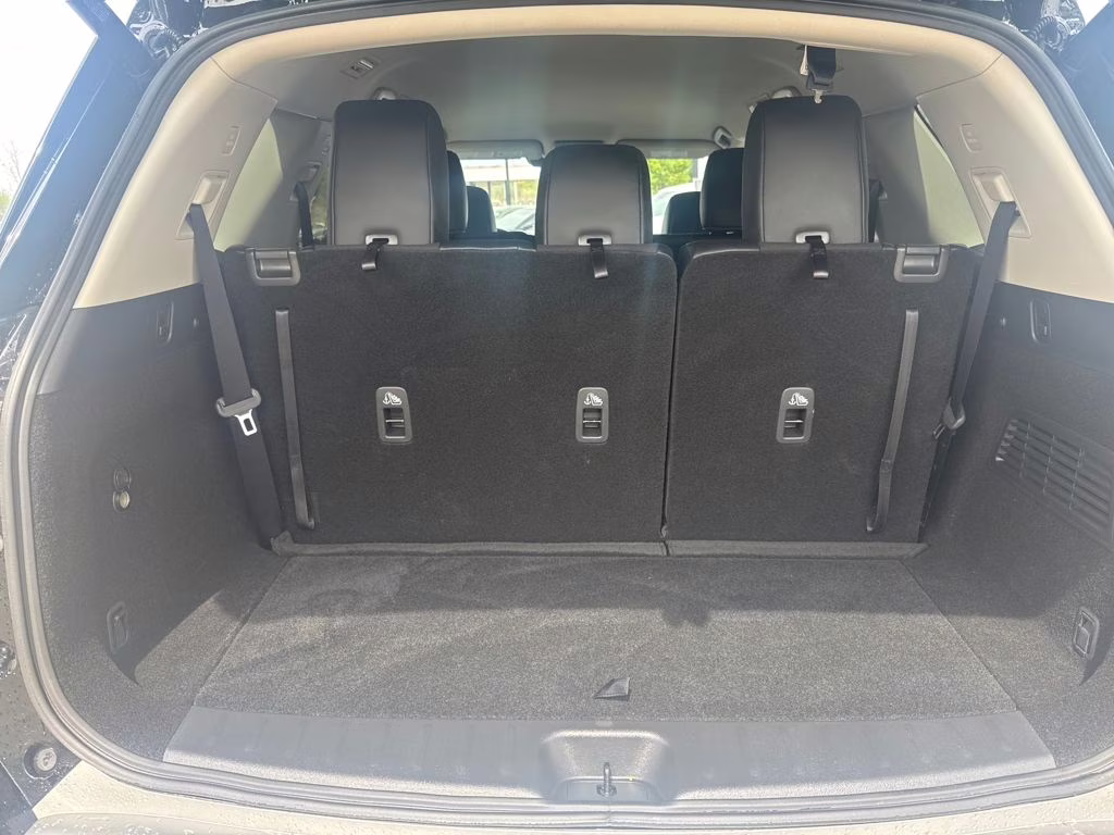 2024 Super Black Nissan Pathfinder SL FWD SUV