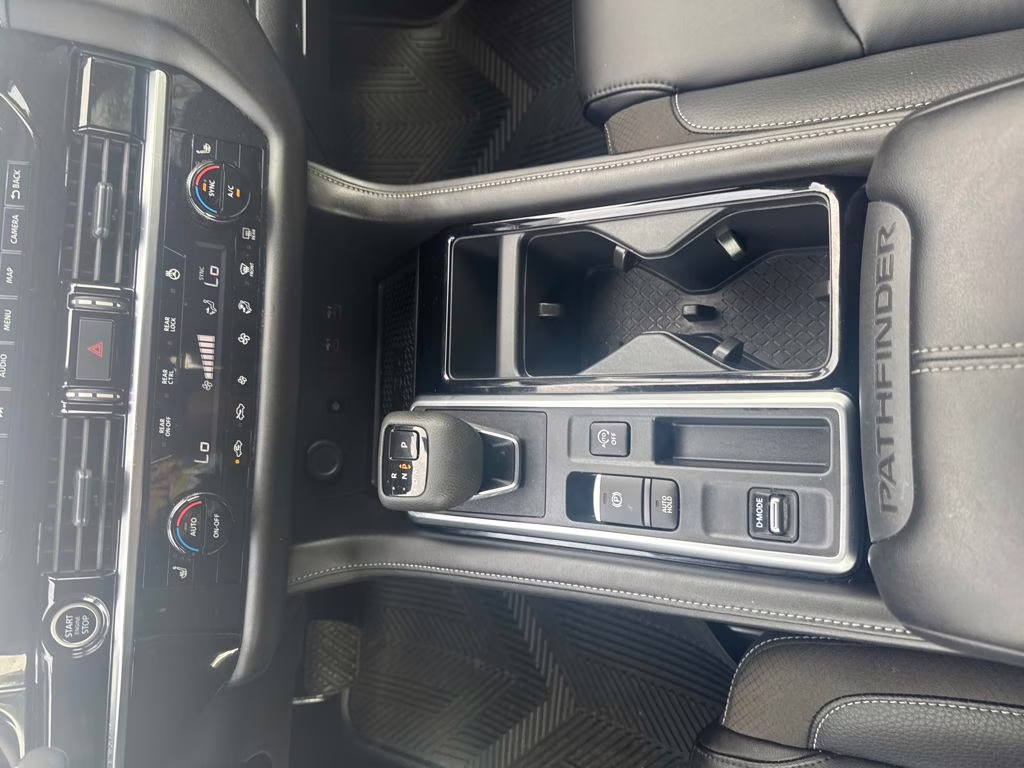 2024 Super Black Nissan Pathfinder SL FWD SUV