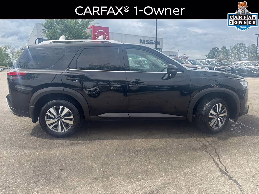2024 Super Black Nissan Pathfinder SL FWD SUV