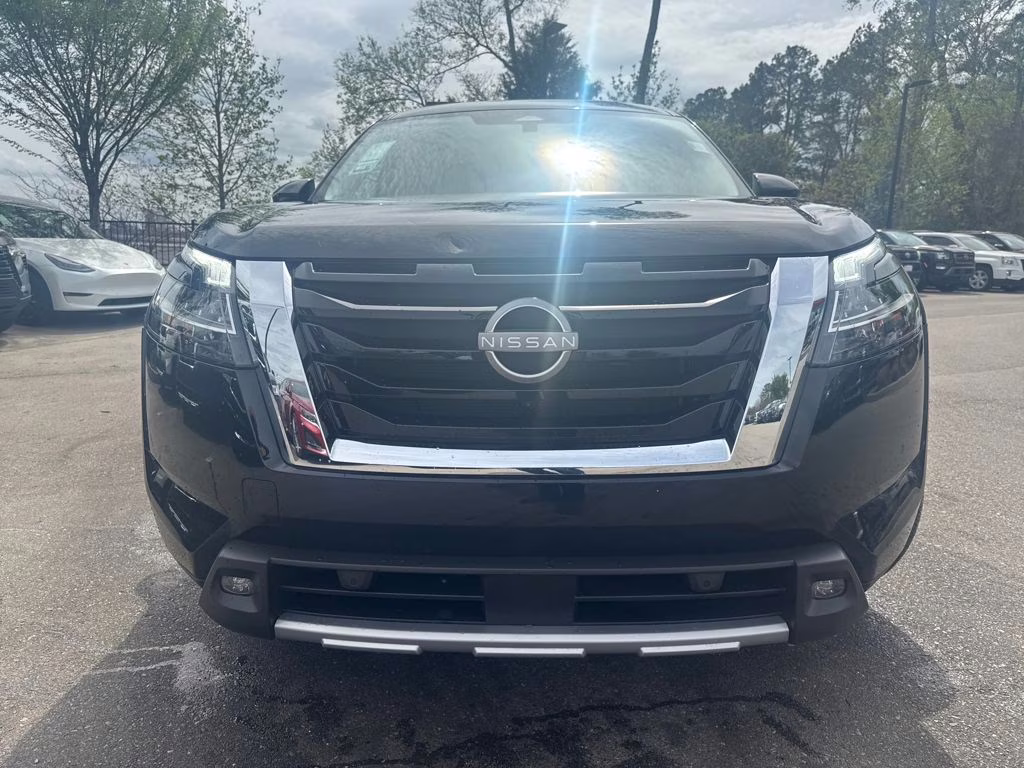 2024 Super Black Nissan Pathfinder SL FWD SUV