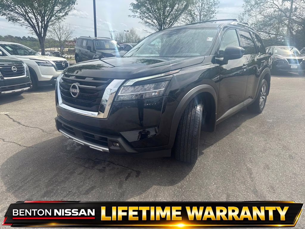 2024 Super Black Nissan Pathfinder SL FWD SUV