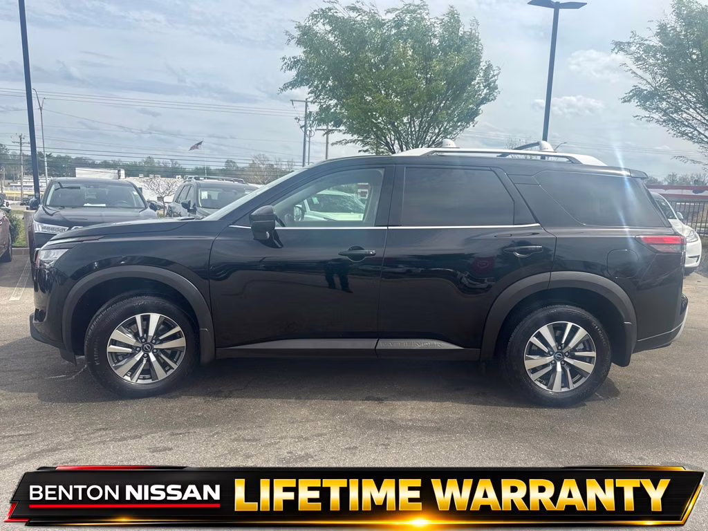 2024 Super Black Nissan Pathfinder SL FWD SUV