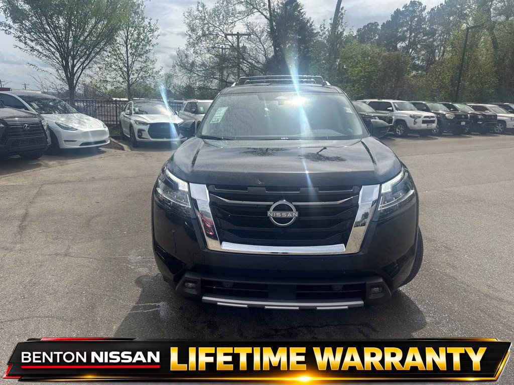 2024 Super Black Nissan Pathfinder SL FWD SUV
