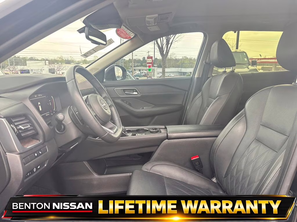 2024 Super Black Nissan Rogue Platinum AWD SUV