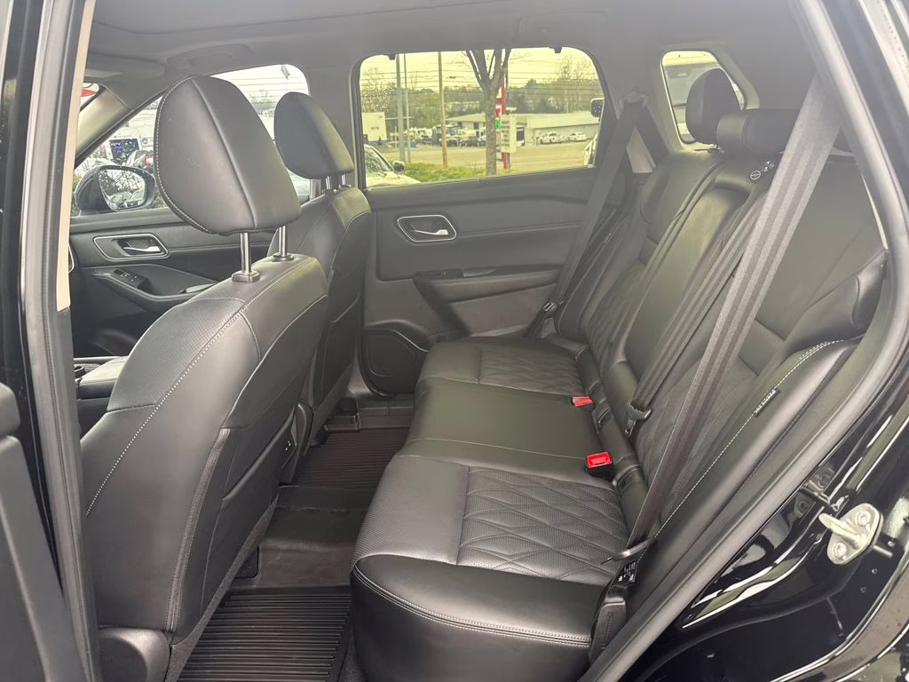 2024 Super Black Nissan Rogue Platinum AWD SUV