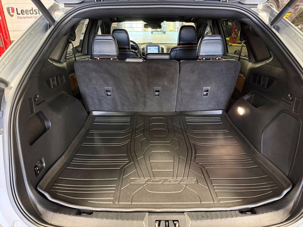 2024 Iconic Silver Metallic Ford Edge Titanium Elite Pkg w/Pano Roof AWD SUV