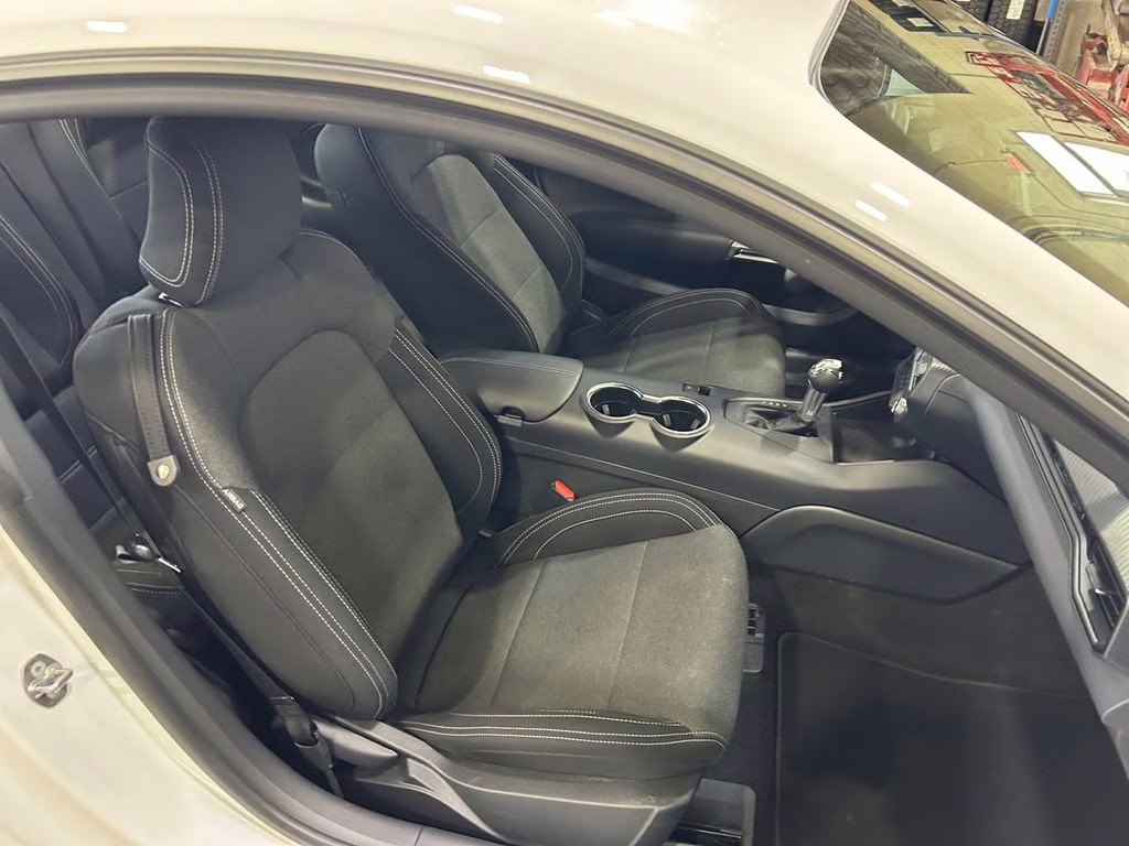 2025 Oxford White Ford Mustang EcoBoost RWD Coupe